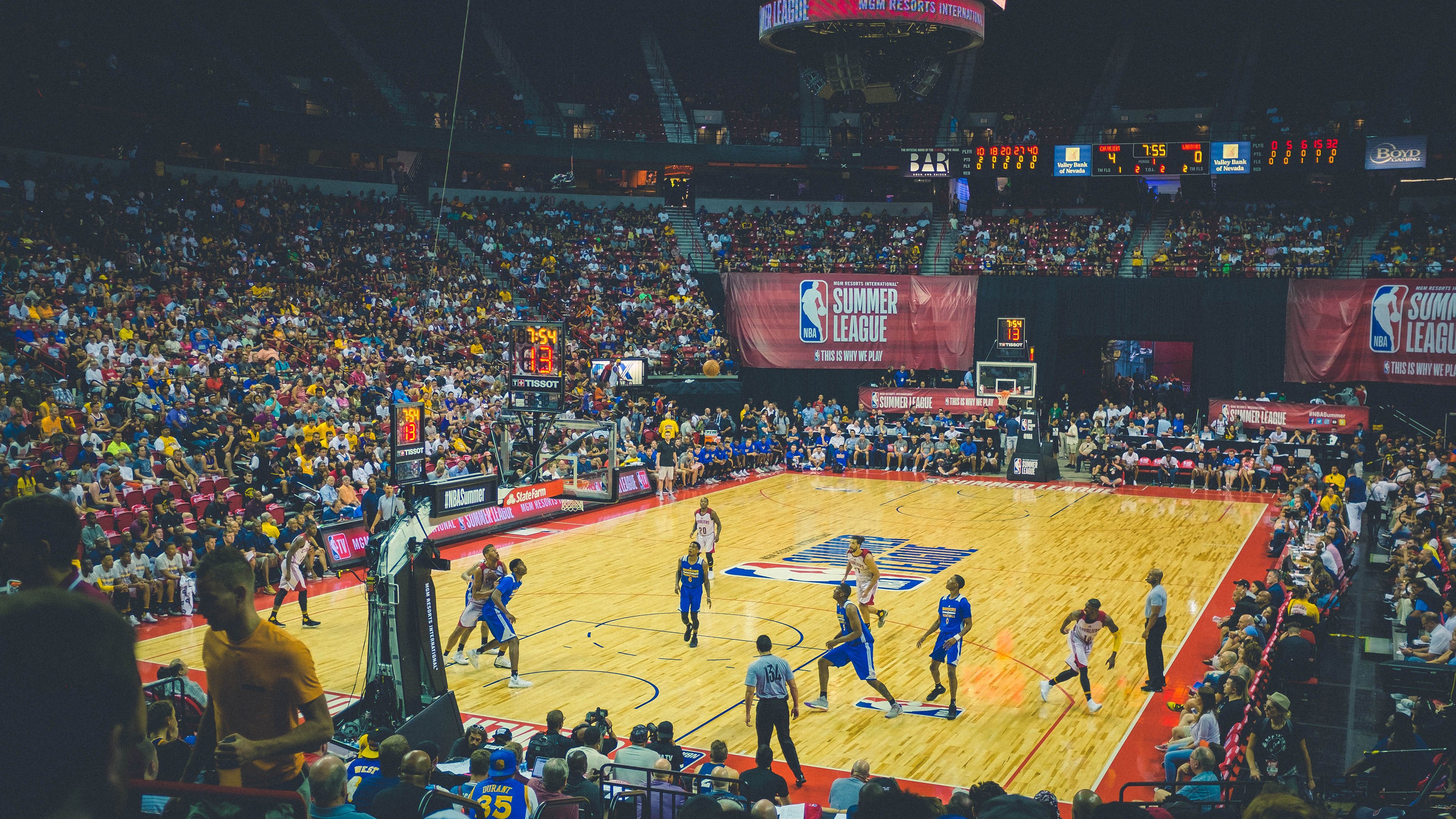 当太阳在末节升起，从CBA到西甲，关键时刻的巨星接管艺术