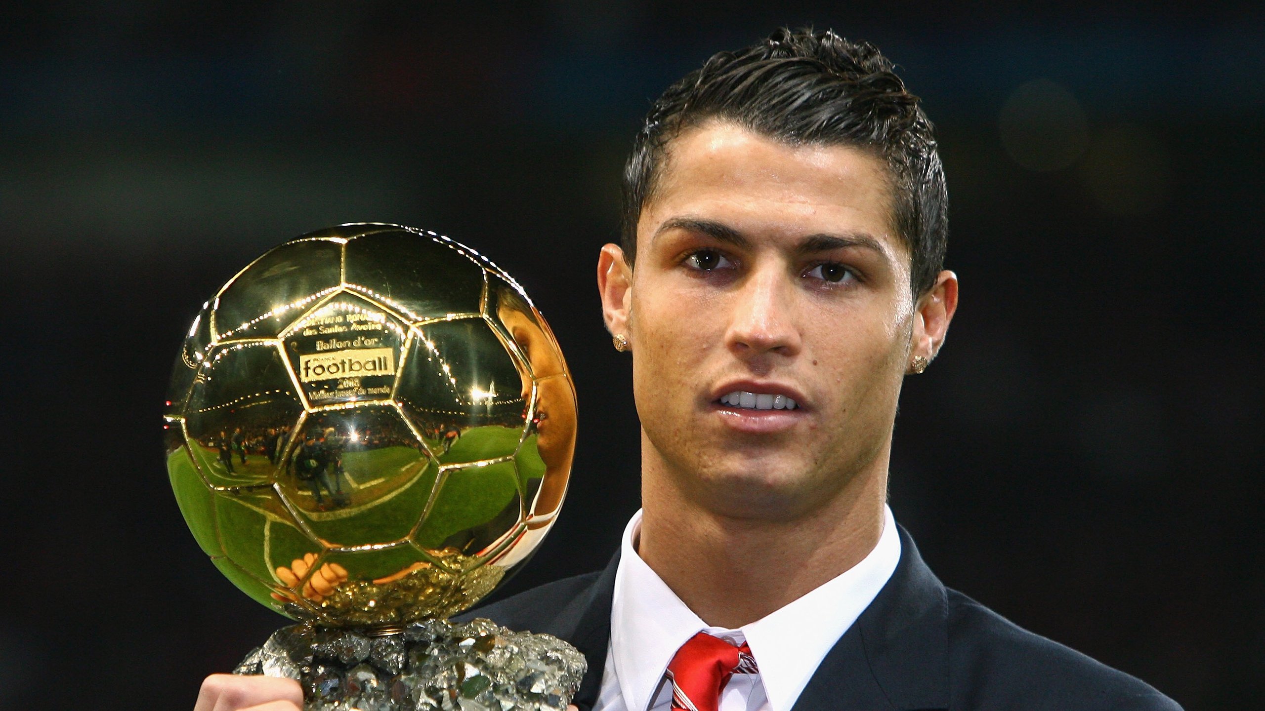 东方巨龙对阵高地雄狮，维尼修斯压制级发挥背后的足球文明对话