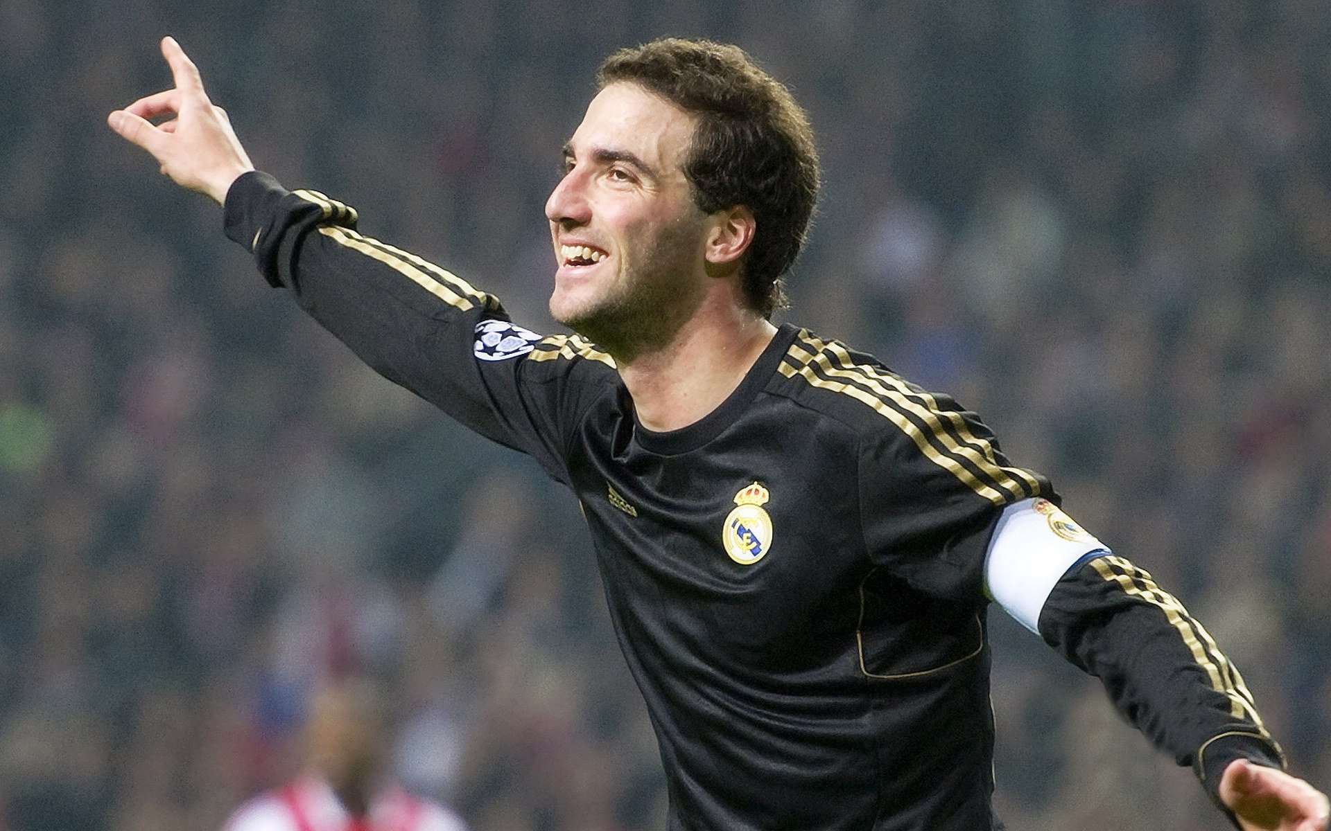 2026，京多安之夜，当队长袖标与世界杯星光在柏林交响